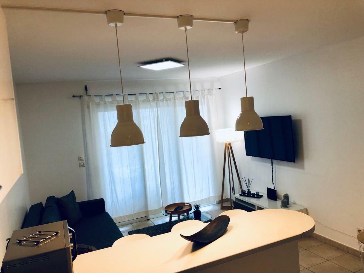 Appartement Au Bord De L'Eau Льо Мул Екстериор снимка
